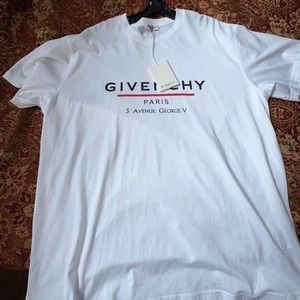 Authentic mens Givenchy logo tshirt size XL with tags attached
